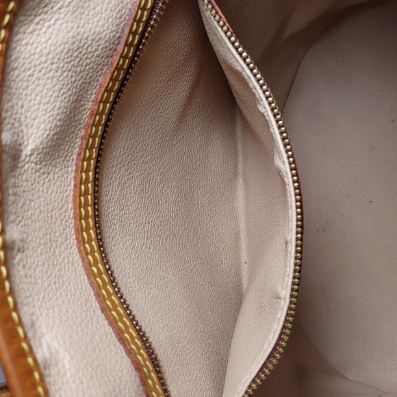 Gorgeous 😍 Authentic Louis Vuitton Bucket Bag - Picture 9 of 14